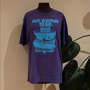 VTG Nike Y2K Hot Waffles to Go Purple retro tee